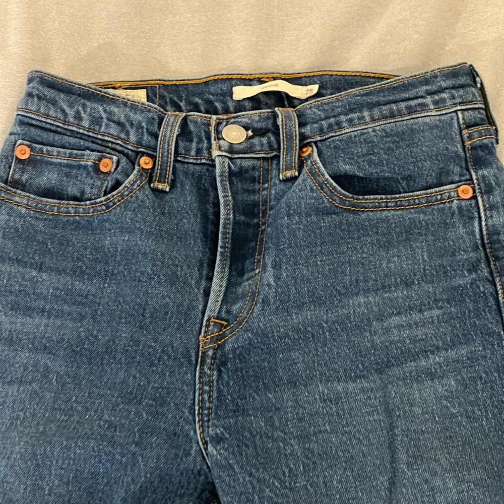 Levi’s Wedgie jeans